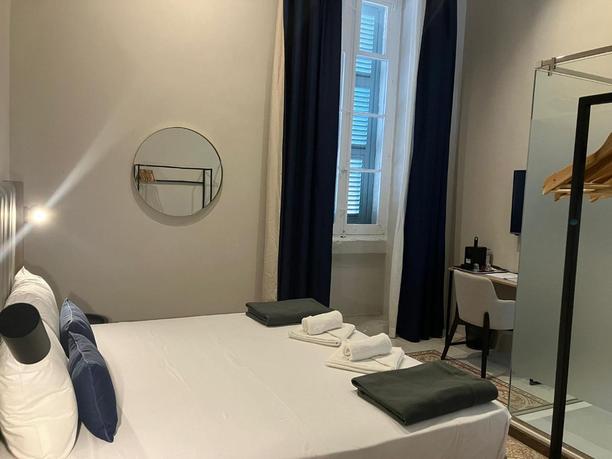 Mulberry Suites Valletta Bagian luar foto
