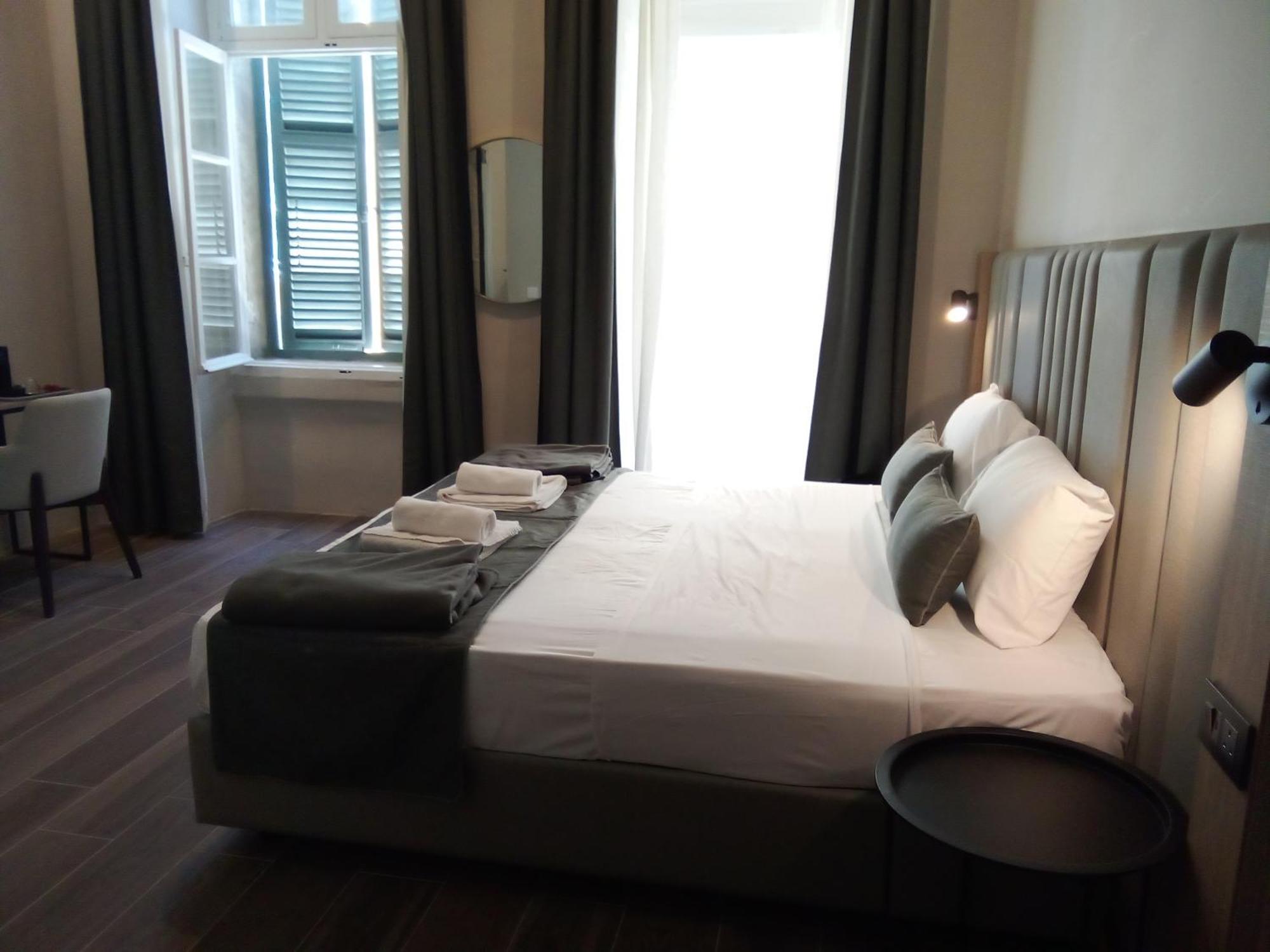 Mulberry Suites Valletta Bagian luar foto